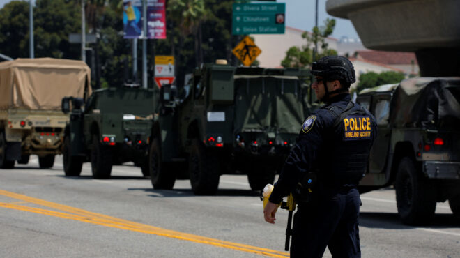 ο-πόλεμος-του-τραμπ-στο-λος-αντζελες-563656750