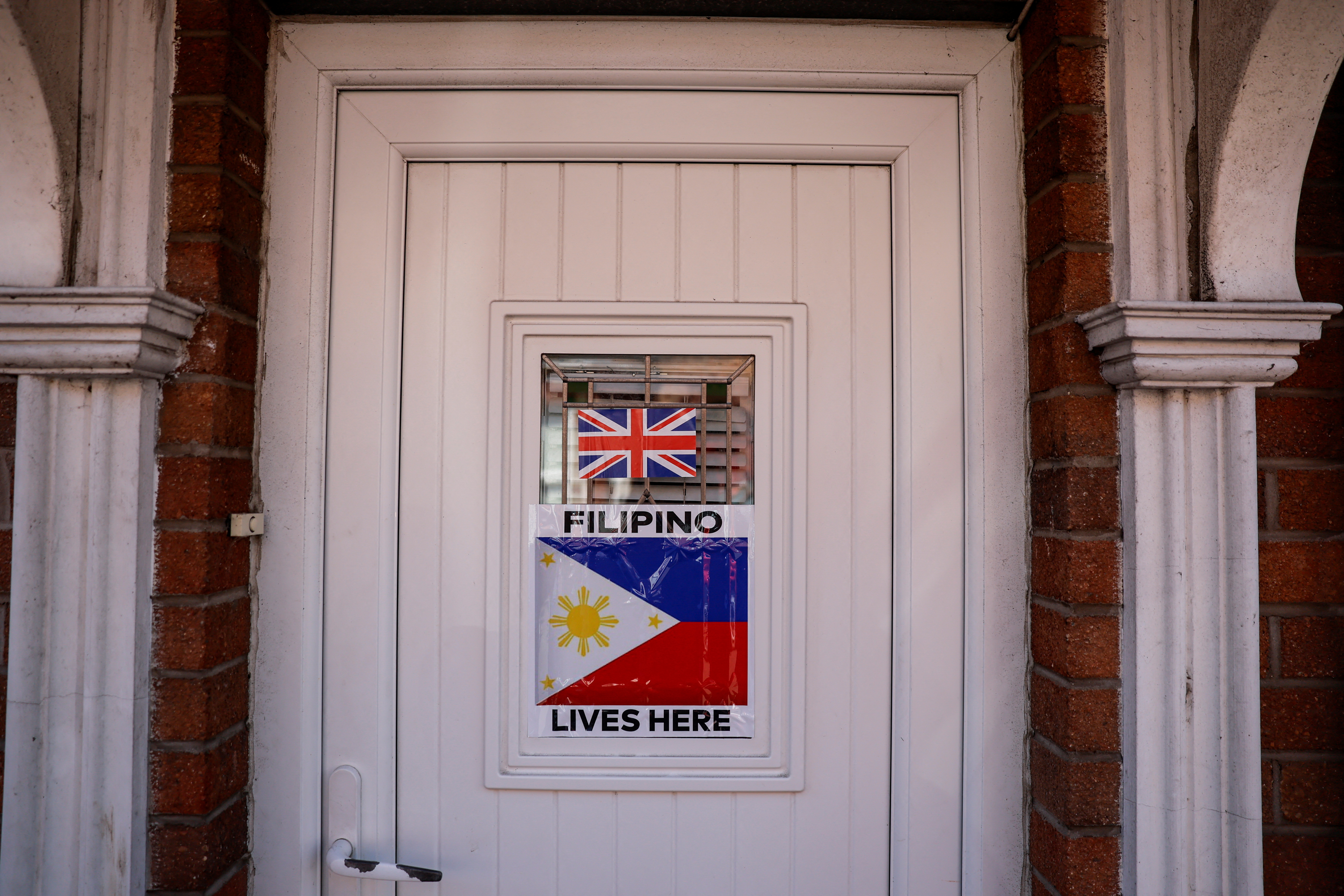 Επεισόδια στη Βόρεια Ιρλανδία και επιθέσεις κατά μεταναστών – «Βιαιοπραγίες ρατσιστικού χαρακτήρα»-2