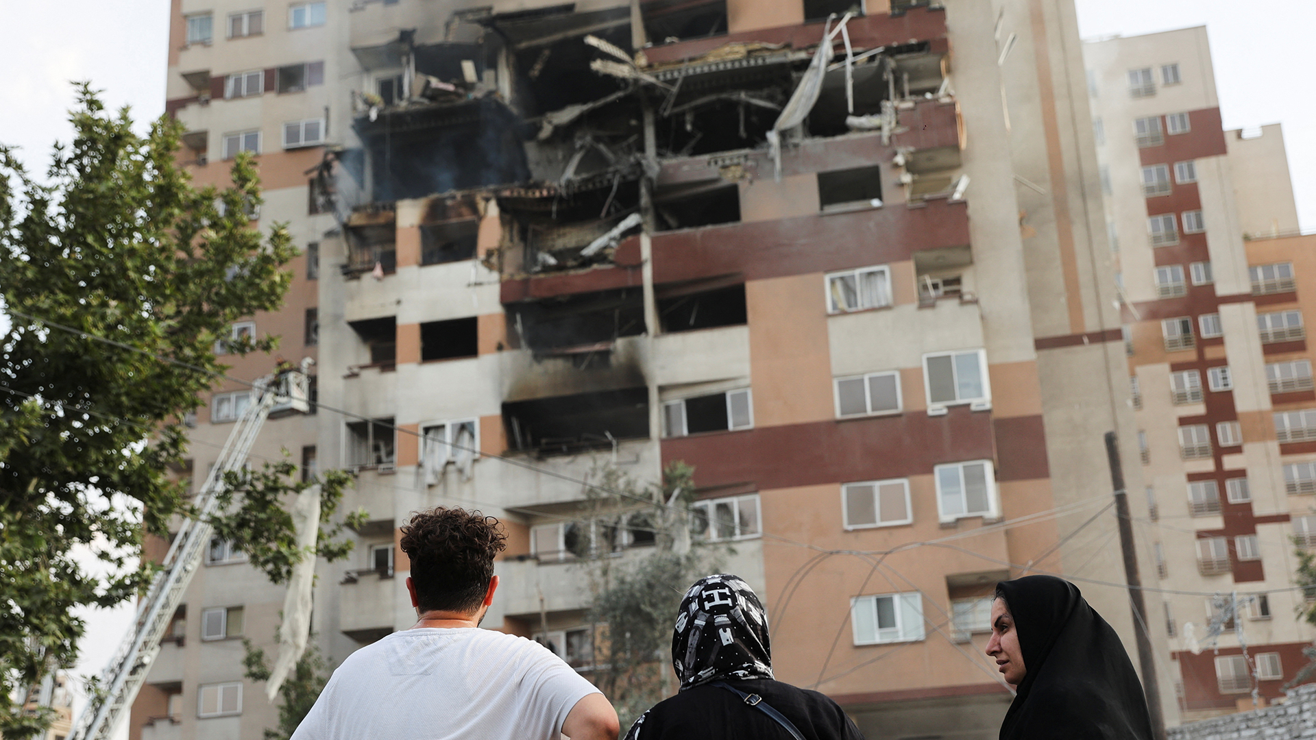 To Ισραήλ επιτέθηκε στο Ιράν: Πλήγματα σε πυρηνικές εγκαταστάσεις – Νεκρός ο διοικητής των Φρουρών της Επανάστασης-3