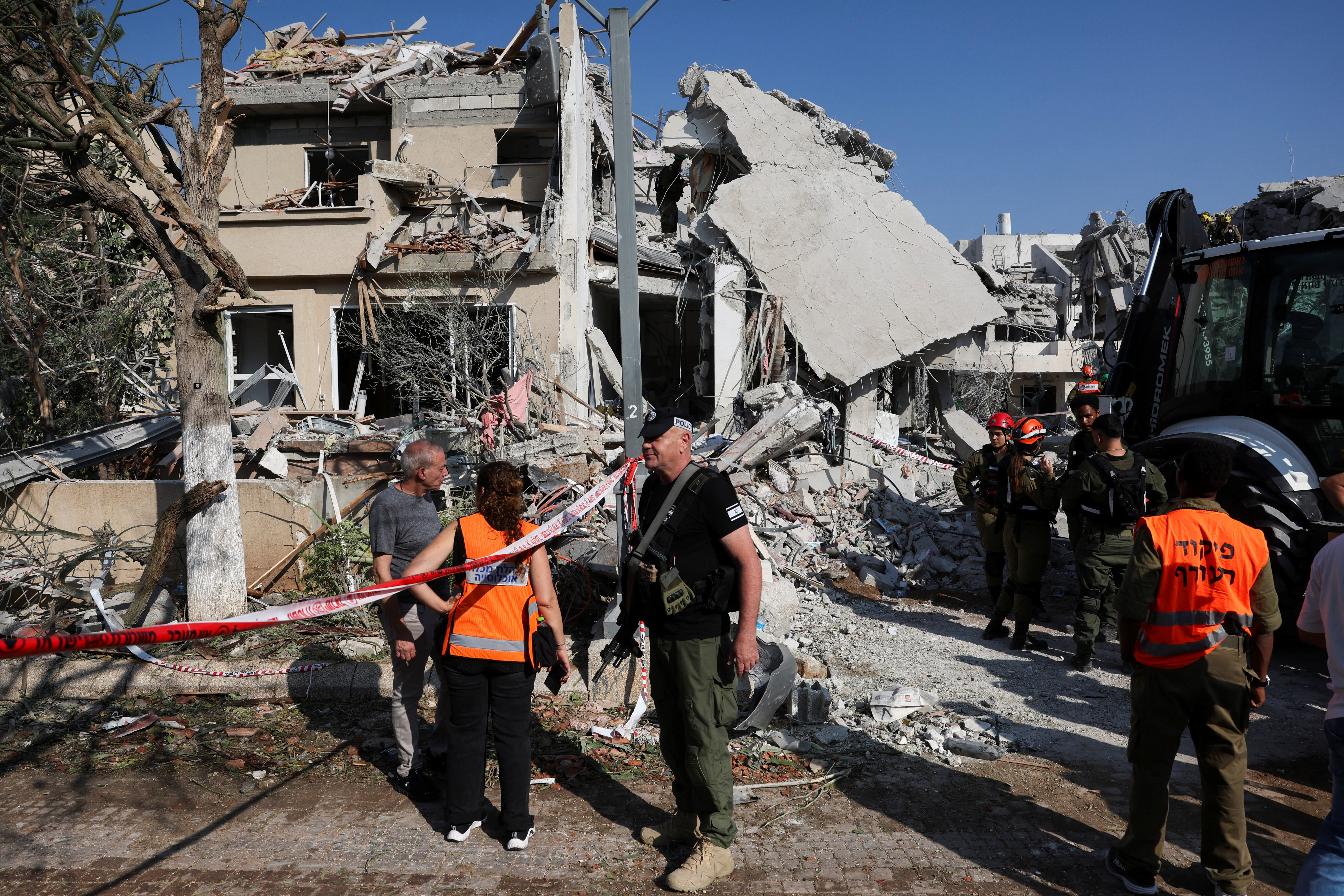 Ισραήλ και Ιράν σε τεντωμένο σκοινί – Τουλάχιστον τρεις νεκροί από τα αντίποινα της Τεχεράνης-1