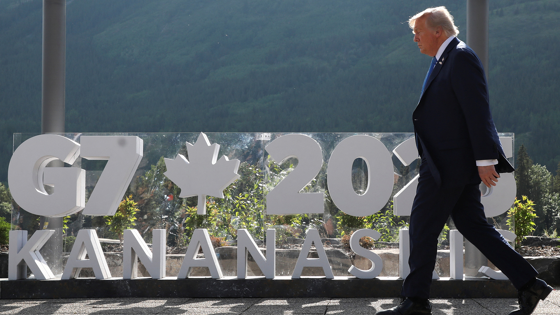 Ισραήλ εναντίον Ιράν: Ο Τραμπ επέστρεψε εκτάκτως από την G7 – Καλεί σε «εκκένωση της Τεχεράνης»-1