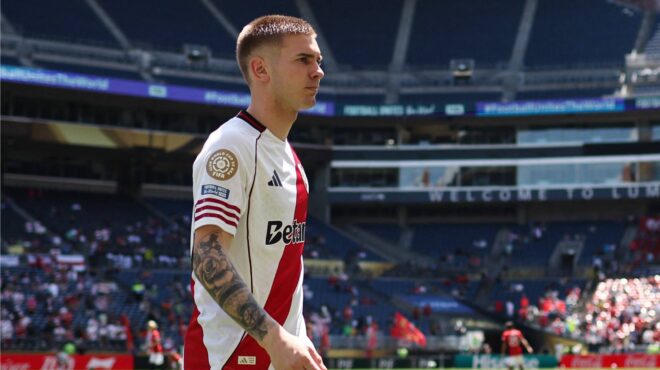 η-ταμπέλα-νέος-μέσι-συναρπάζει-τον-φ-563668504