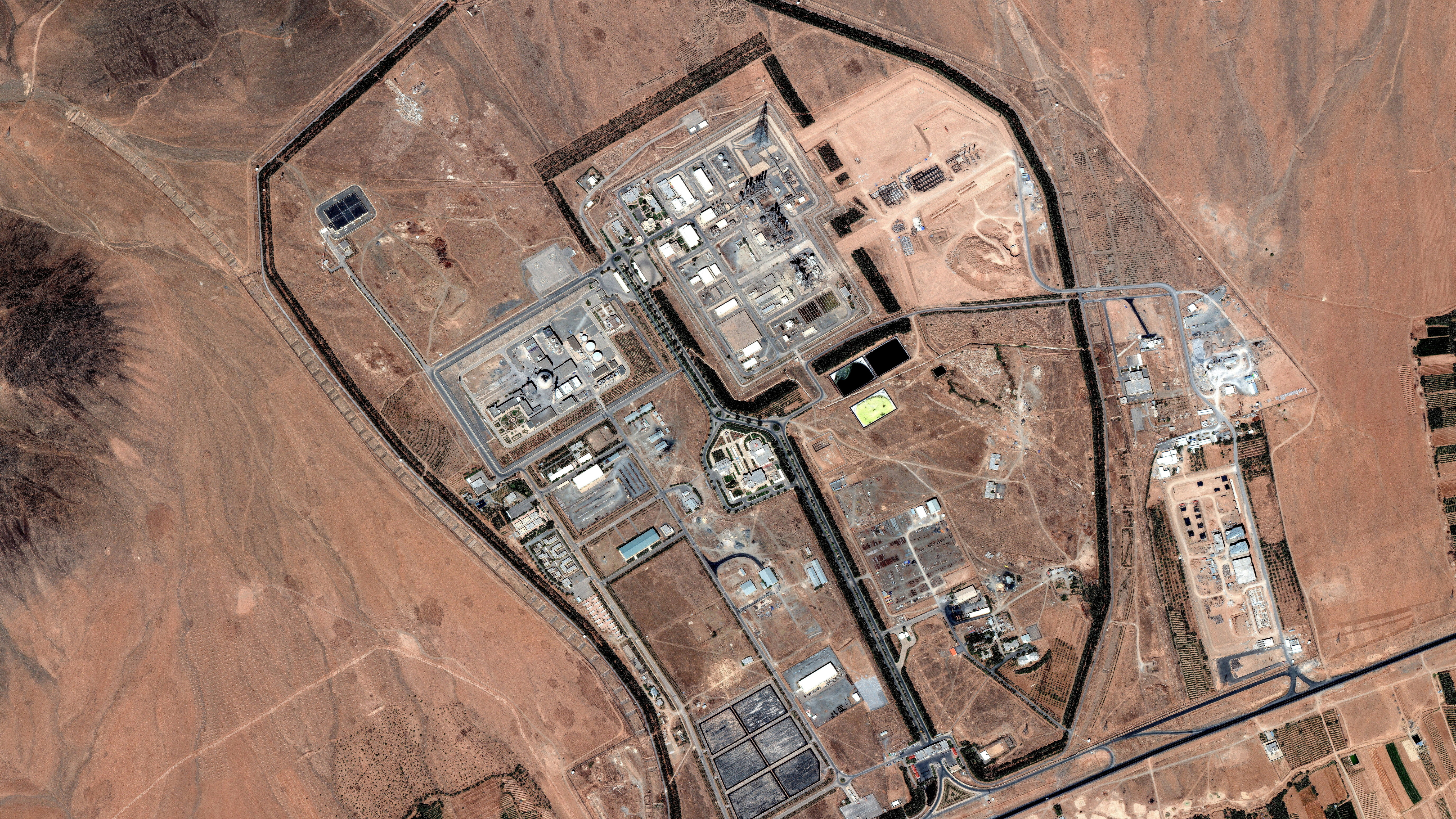 «Παράθυρο» στη διπλωματία από Τραμπ ενώ ο πόλεμος Ισραήλ-Ιράν μαίνεται-1