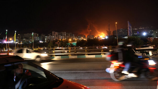 με-την-πλάτη-στον-τοίχο-το-καθεστώς-της-563671534