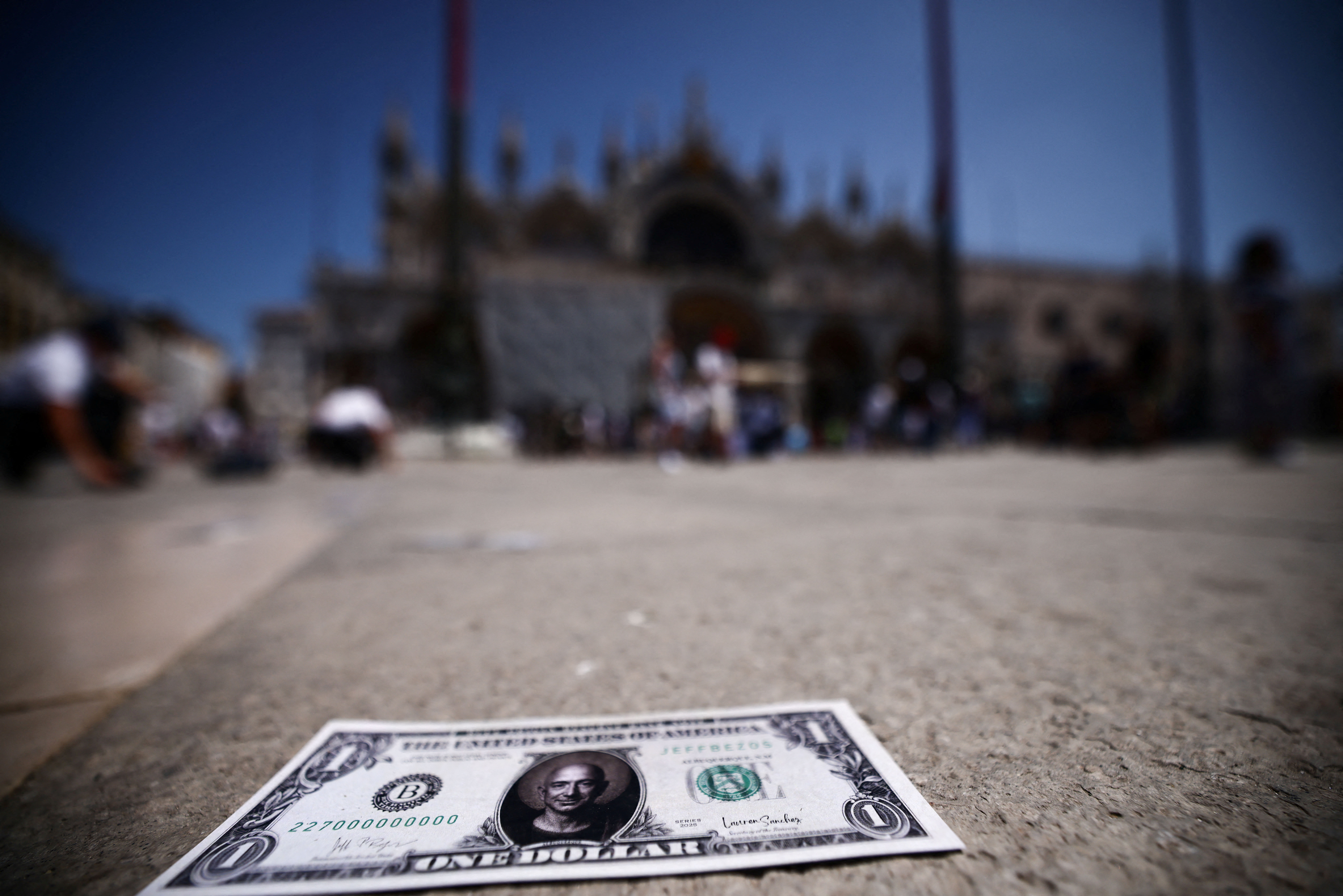 Τζεφ Μπέζος – Λόρεν Σάντσεζ: Η γαμήλια τελετή στη Βενετία,  οι λαμπεροί καλεσμένοι και οι αντιδράσεις-2