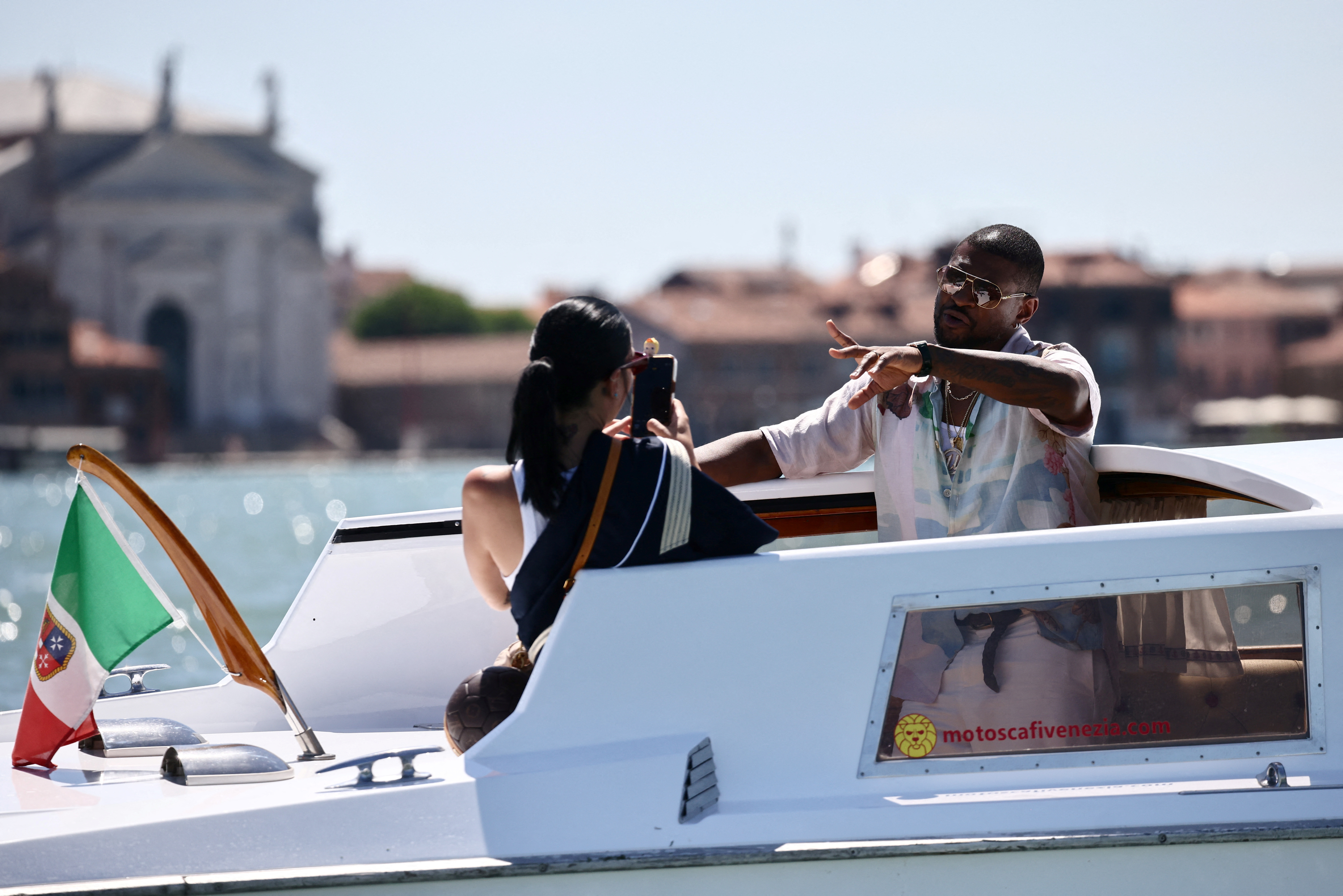 Τζεφ Μπέζος – Λόρεν Σάντσεζ: Η γαμήλια τελετή στη Βενετία,  οι λαμπεροί καλεσμένοι και οι αντιδράσεις-5