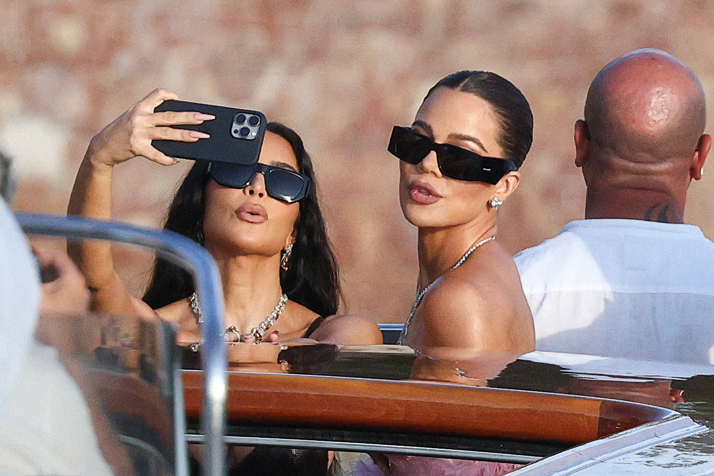 Τζεφ Μπέζος – Λόρεν Σάντσεζ: Η γαμήλια τελετή στη Βενετία,  οι λαμπεροί καλεσμένοι και οι αντιδράσεις-3