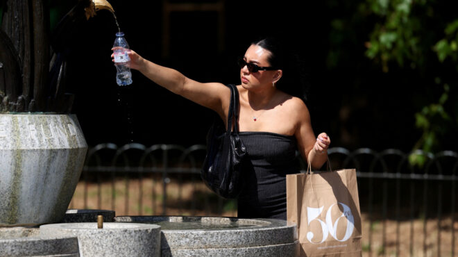 η-ευρώπη-πλήττεται-από-πρώιμο-κύμα-καύ-563690311