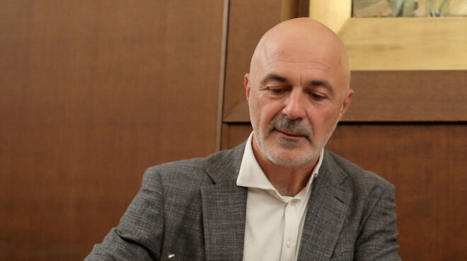 μέλος-της-ακαδημίας-αθηνών-ο-στάθης-λι-563668345