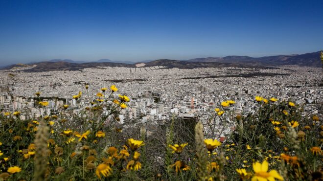 καιρός-εως-36-βαθμούς-η-θερμοκρασία-την-563655769