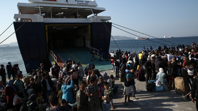 πάρος-πλοίο-προσέκρουσε-στην-προβλήτ-563688064