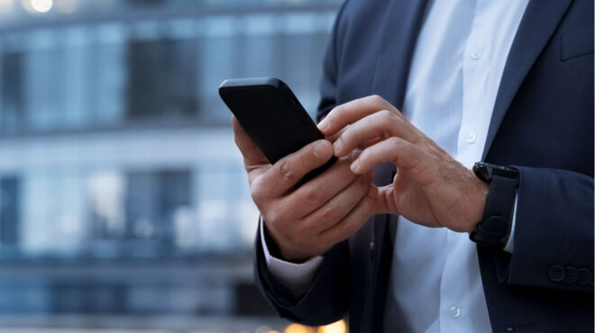 σιωπηλά-κινητά-λόγω-κόπωσης-563675419