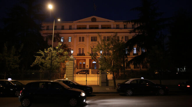 θεσσαλονίκη-αγνωστοι-πέταξαν-μπογιέ-563655799