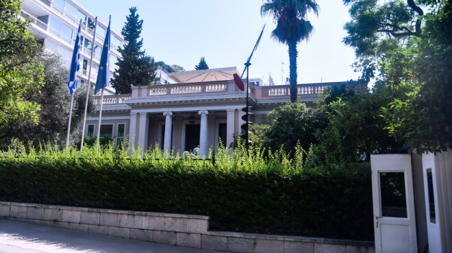 θεωρείο-πρωινός-καφές-με-μπάσκετ-563646337