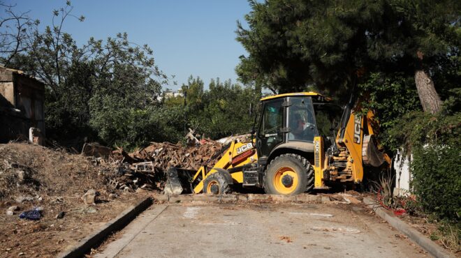 δήμος-αθηναίων-ξεκίνησε-η-κατεδάφιση-70-563689771