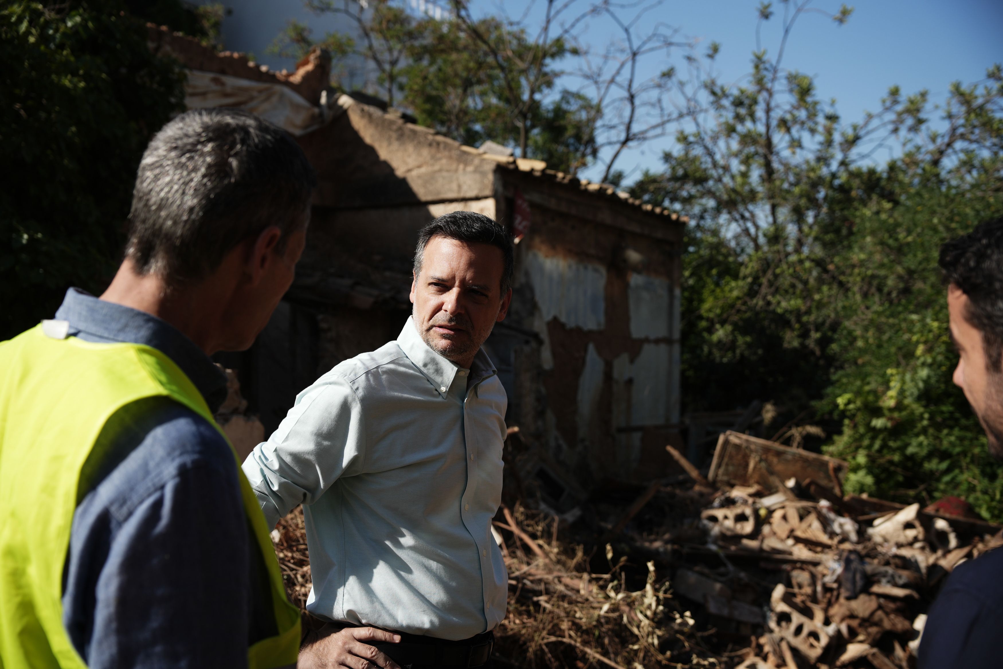 Δήμος Αθηναίων: Ξεκίνησε η κατεδάφιση 70 ετοιμόρροπων κτιρίων σε 21 περιοχές-1