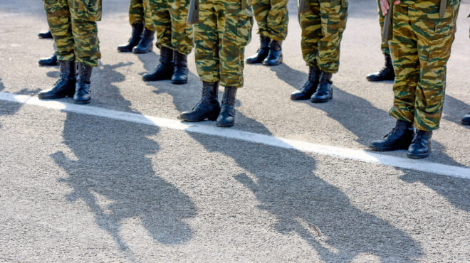 εντός-και-εκτός-οι-στρατιωτικοί-και-το-563666200