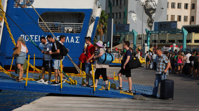 τριήμερο-αγίου-πνεύματος-αυξημένη-η-κ-563651839