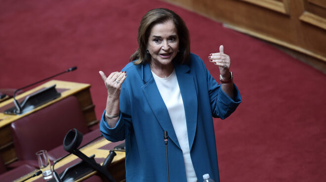 μπακογιάννη-το-ρολόι-δεν-γυρίζει-πίσ-563666377