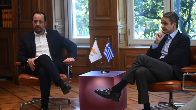 τηλεφωνική-επικοινωνία-μητσοτάκη-χ-563661253