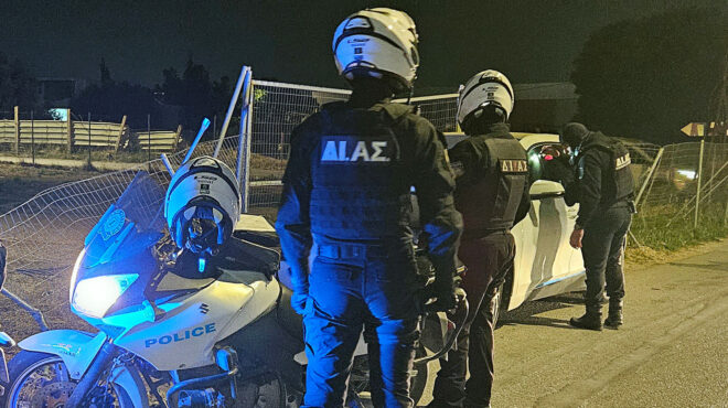 καταδίωξη-στην-καλαμάτα-οδηγός-εμβόλ-563649292