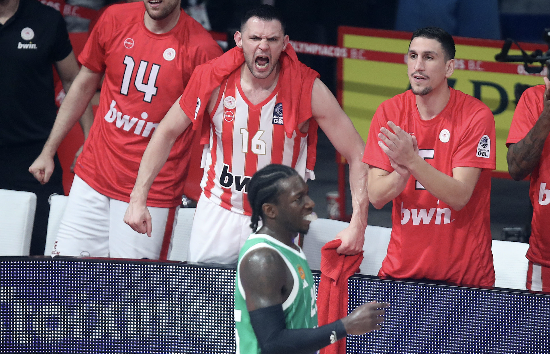 Πρωταθλητής ο Ολυμπιακός για 15η φορά στην ιστορία του-2