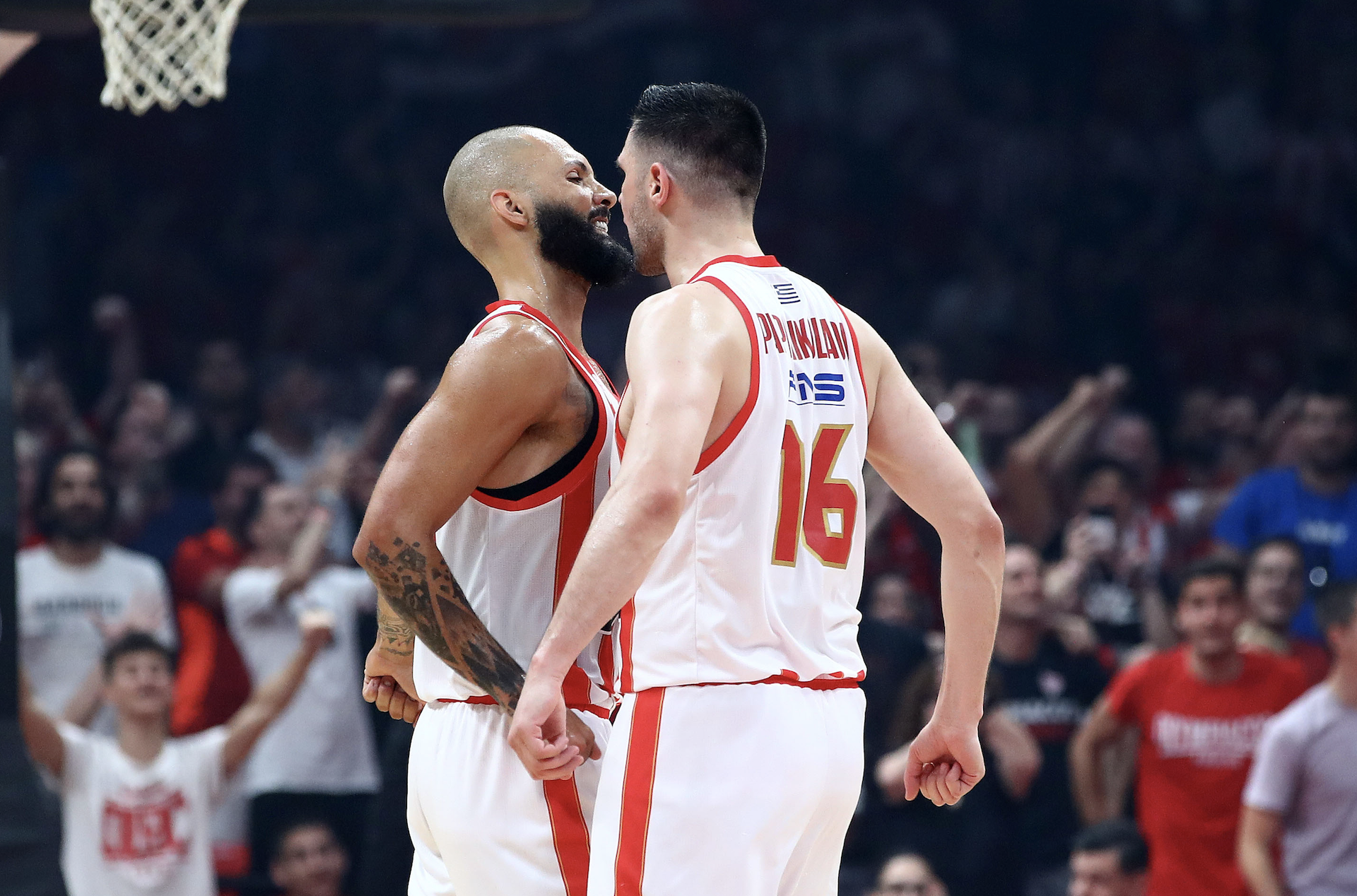 Πρωταθλητής ο Ολυμπιακός για 15η φορά στην ιστορία του-1