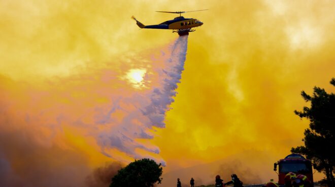 σε-πύρινο-κλοιό-η-χίος-μπαράζ-μηνυμά-563676628