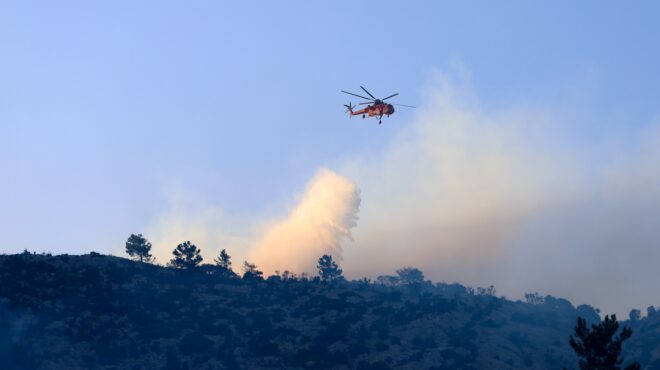 σε-ύφεση-η-πυρκαγιά-στη-χίο-περιορισ-563680561