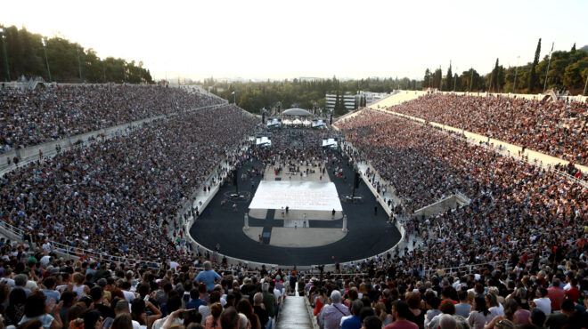 πλήθος-κόσμου-στο-καλλιμάρμαρο-για-τα-10-563681782