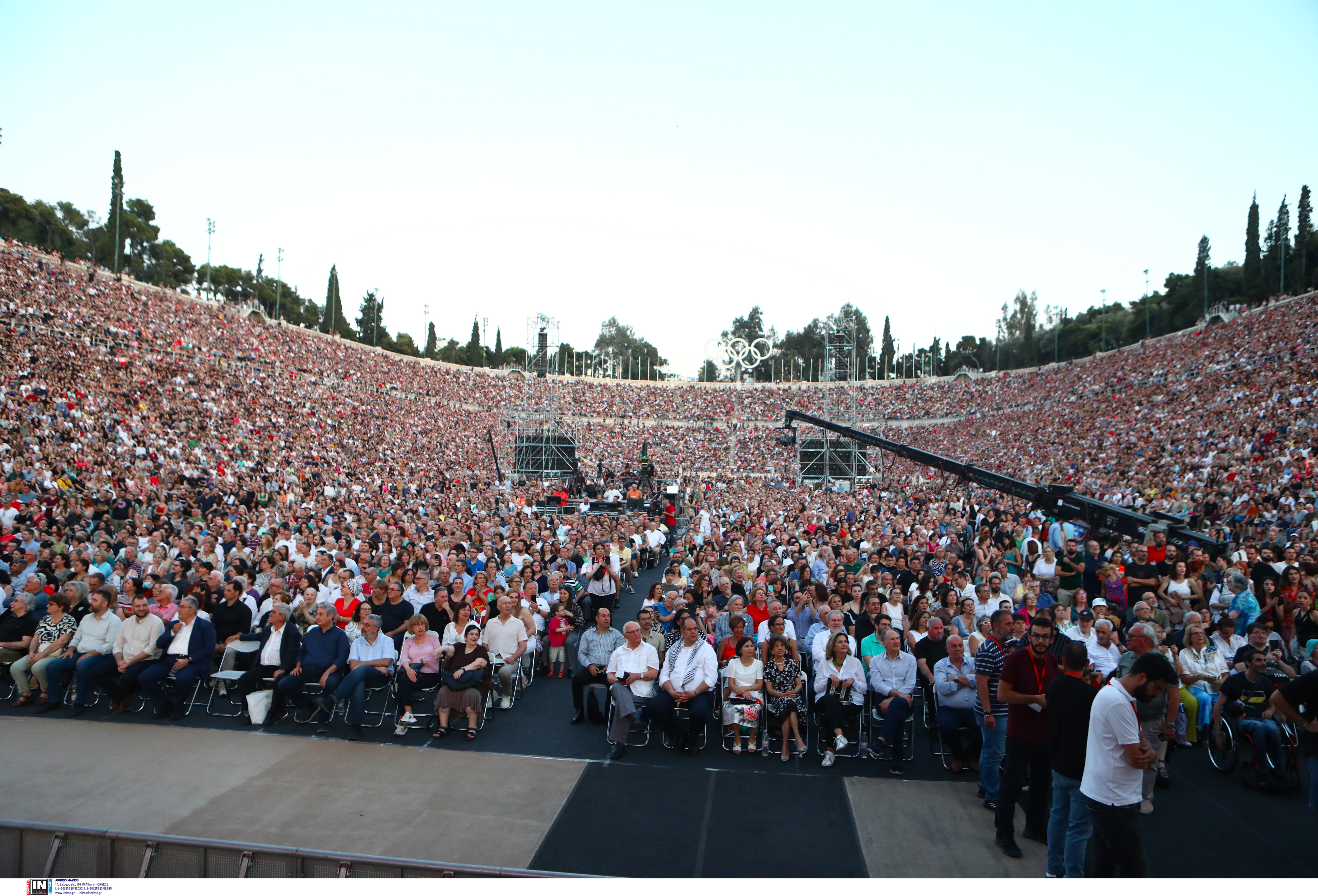 Πλήθος κόσμου στο Καλλιμάρμαρο για τα 100 χρόνια από τη γέννηση του Μίκη Θεοδωράκη-4