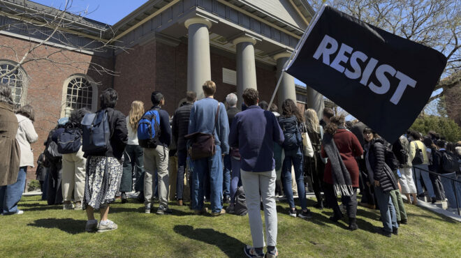 ηπα-υπό-έλεγχο-τα-social-media-των-αιτούντων-φοιτ-563672221