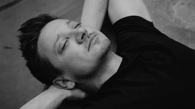 ο-τζέρεμι-ρένερ-ήρθε-κοντά-στον-θάνατο-563670517