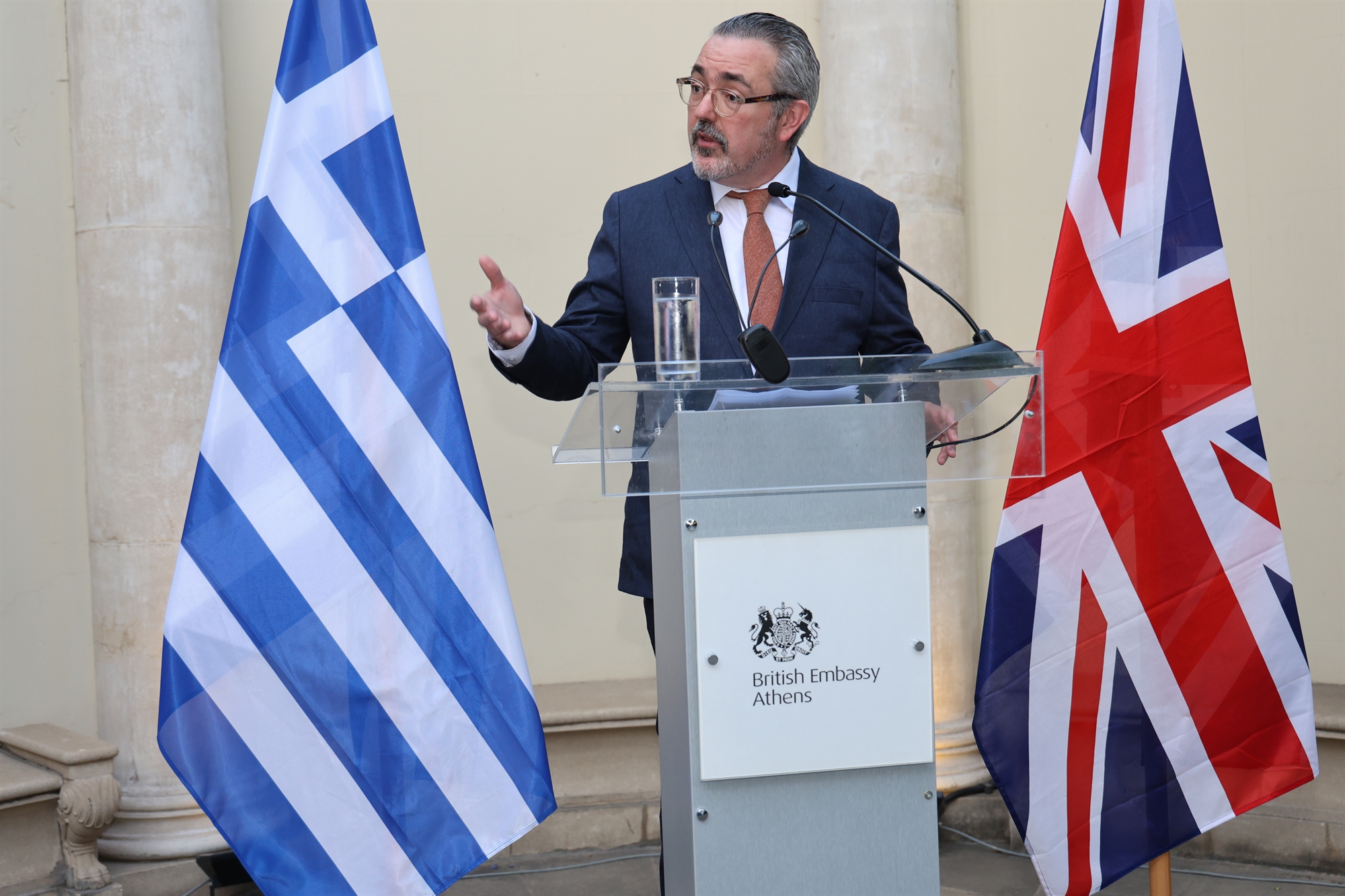 Βραδιά τιμής για τον «Βρετανοέλληνα» Κέβιν Φέδερστοουν στη βρετανική πρεσβεία-3