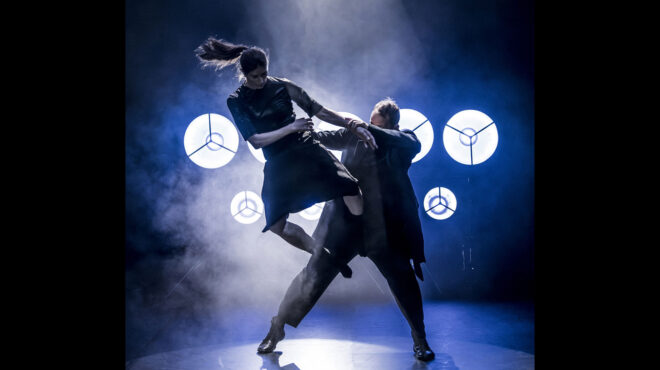 ενα-χορογραφημένο-rite-de-passage-για-τον-θάνατο-563679049