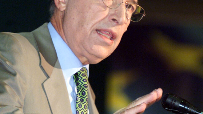 τέσσερις-και-ένας-πρώην-συνωστίζοντα-563674846