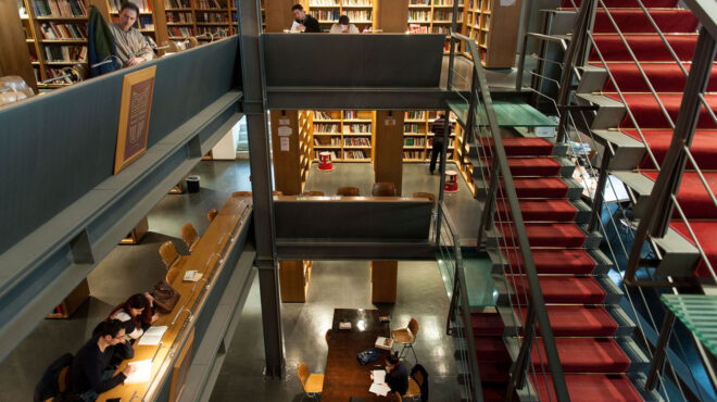 τα-παιχνίδια-εξουσίας-που-αφήνουν-χωρ-563654488