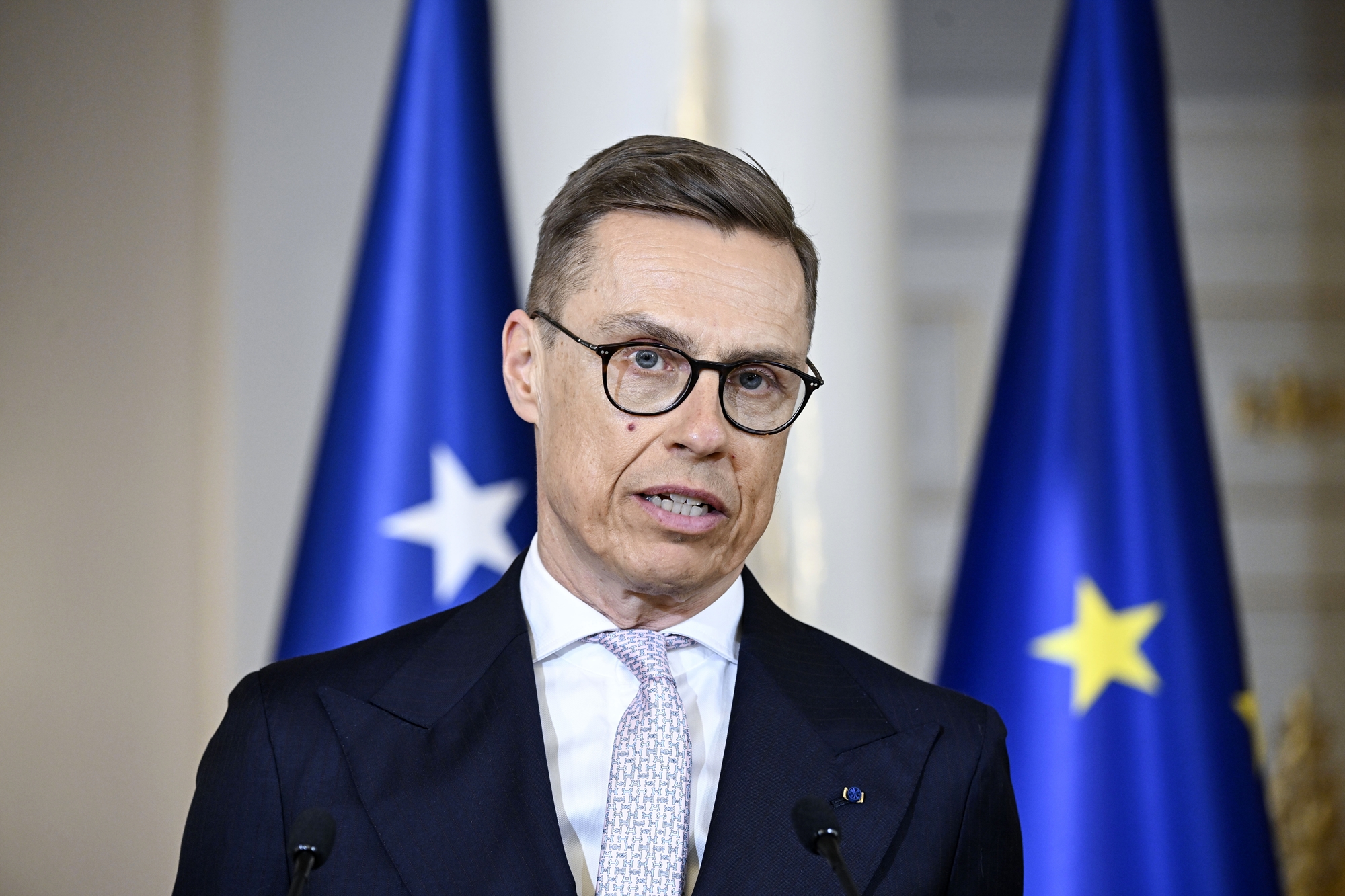 Εντός και Εκτός: Διπλωματία χωρίς προϋπολογισμό-1