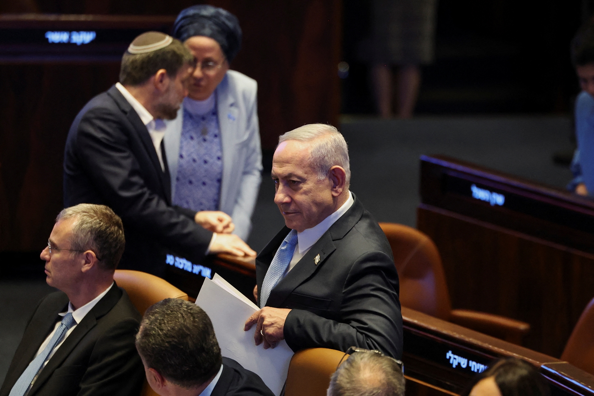 Ενοχοποιώντας έθνη-1