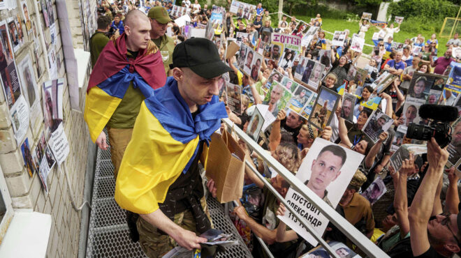 ιαν-λέσερ-στην-κ-η-σύνοδος-g7-είναι-μια-563663404