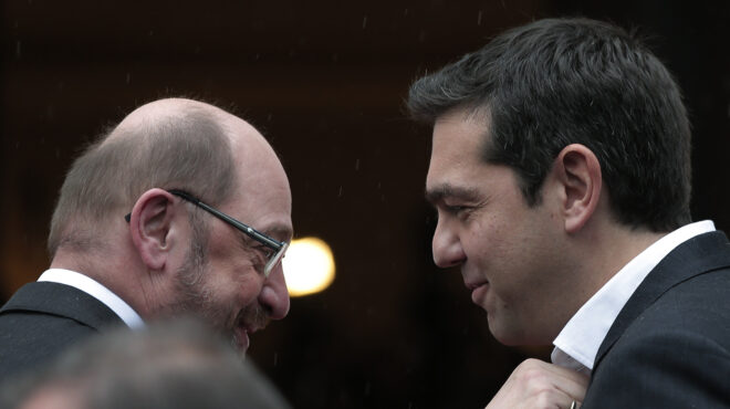 χορεύοντας-στο-χείλος-του-grexit-563666446