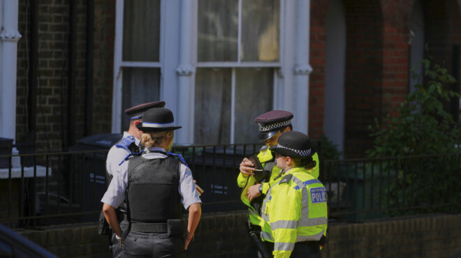 βρετανία-τέταρτη-σύλληψη-για-τη-φωτιά-563645428