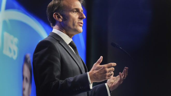 γαλλία-ιράν-ο-μακρόν-καλεί-τον-πεζεσ-563663851