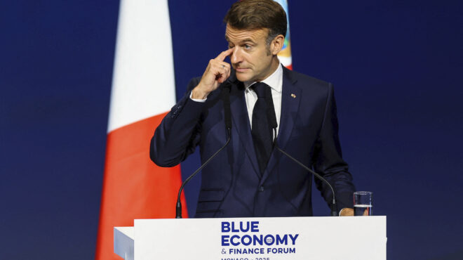 γαλλία-δημοσκόπηση-το-67-των-πολιτών-υ-563666968