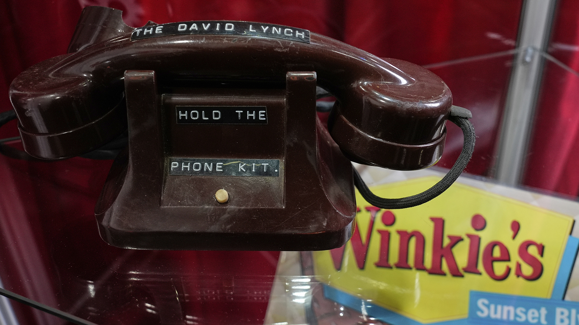 Ο «μυστήριος κόσμος» του Ντέιβιντ Λιντς σε δημοπρασία [φωτογραφίες]-4