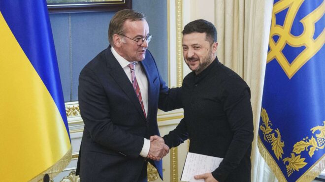 επίσκεψη-γερμανού-υπαμ-στην-ουκρανία-563660062