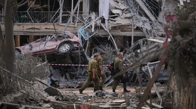 ισραήλ-και-ιράν-σε-τεντωμένο-σκοινί-563663194