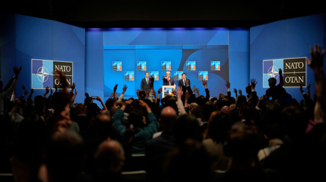 το-πρόβλημα-με-τις-αμυντικές-δαπάνες-σ-563683264