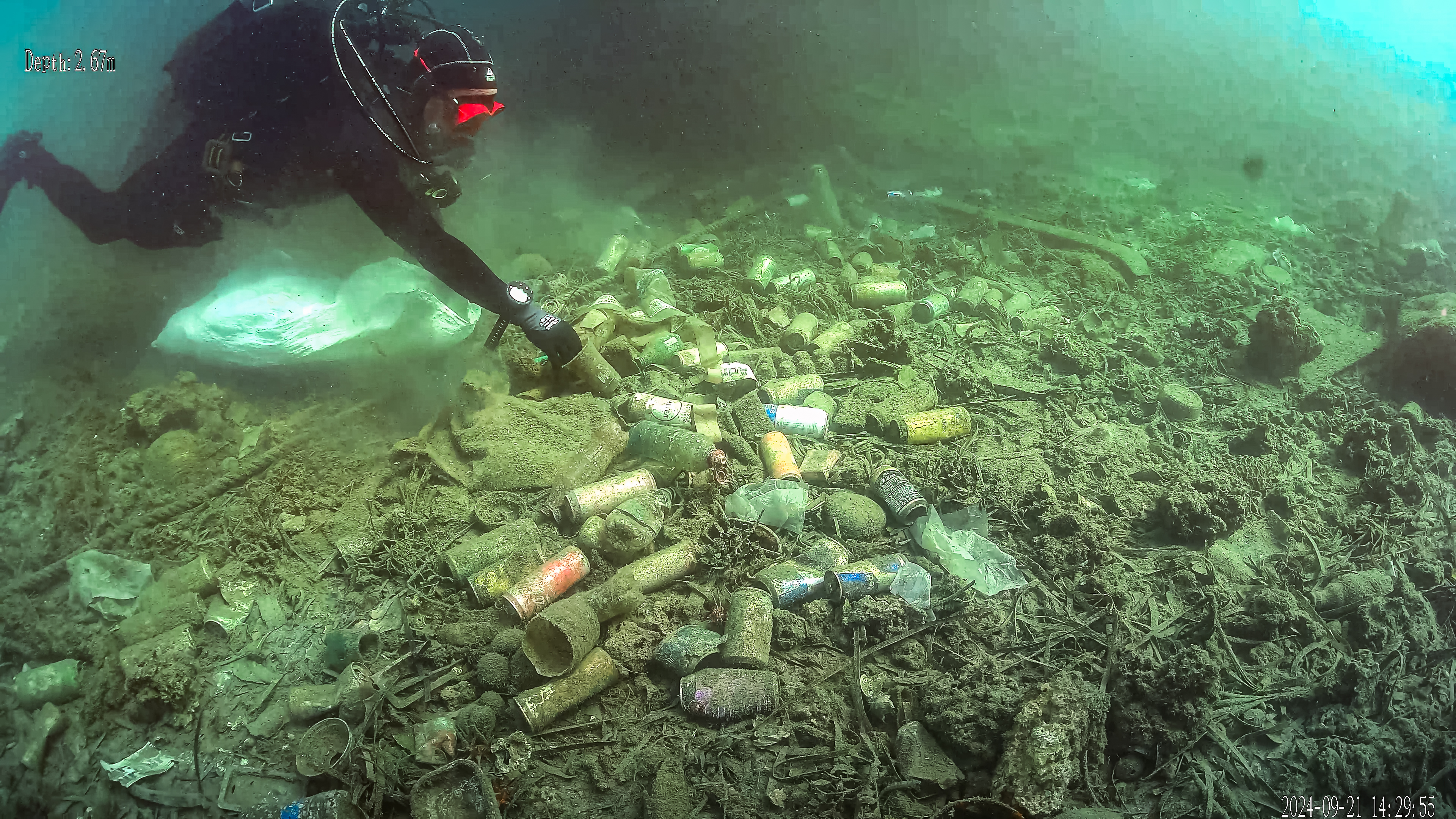 «Τα βγάλατε όλα αυτά από τη θάλασσα της Αλοννήσου;»-5