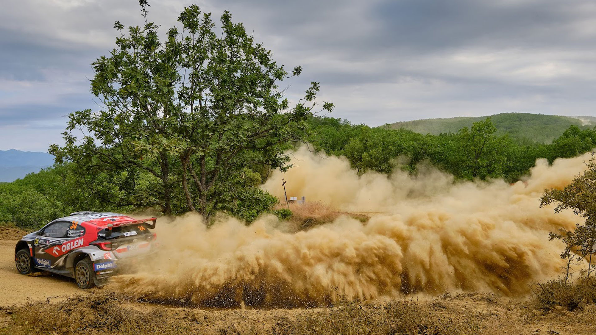 Ράλλυ Ακρόπολις: Ο Οτ Τάνακ, παρά το πρόβλημα με το κιβώτιο, πανηγύρισε την πρωτιά-1
